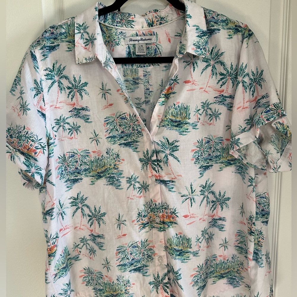 Tommy Bahama Women’s Shirt - Picture 2 of 3